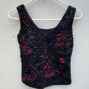 Rose pattern shaped tank top